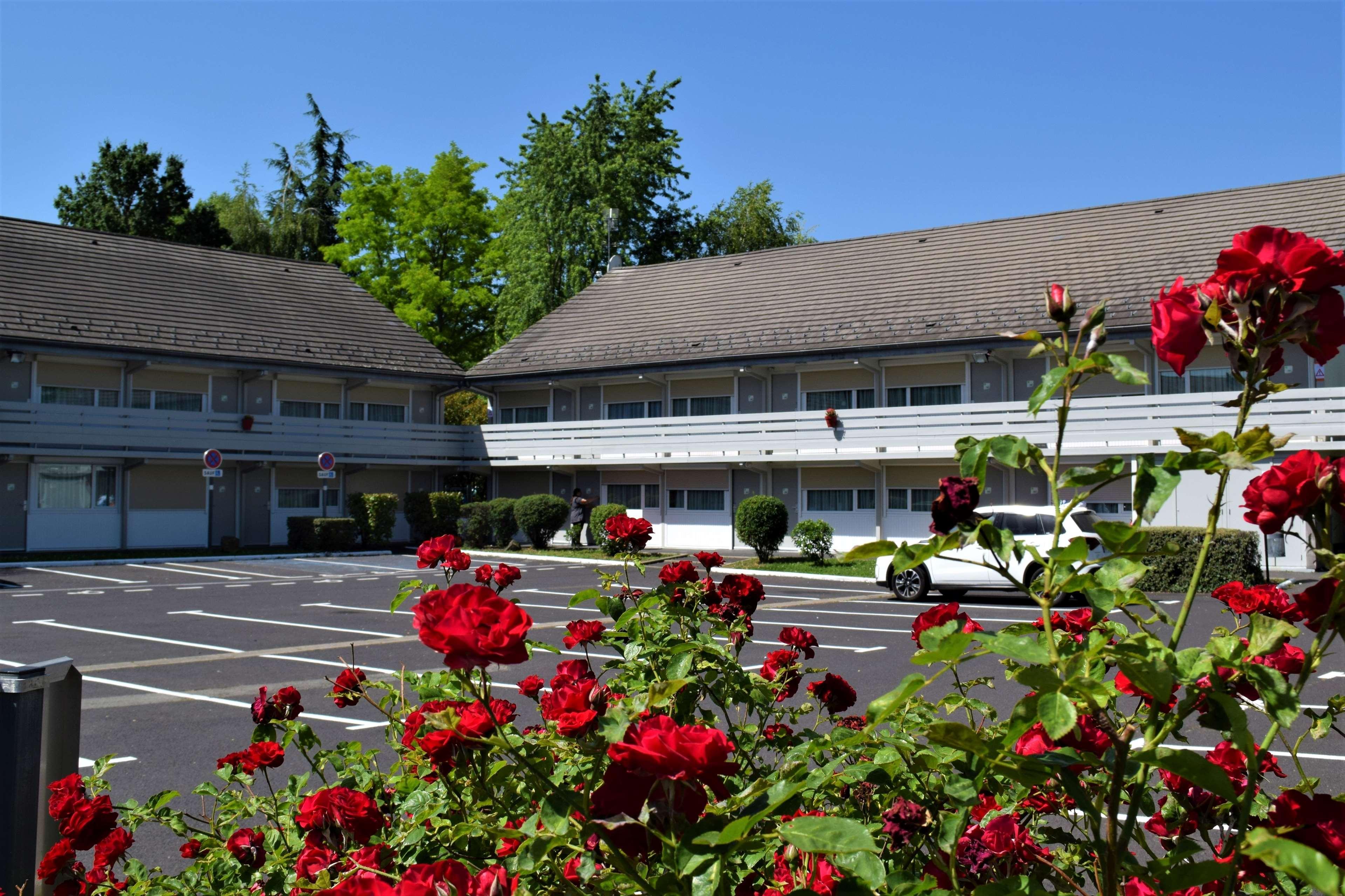 Hotel Campanile Clermont-Ferrand ~ Riom Exterior foto